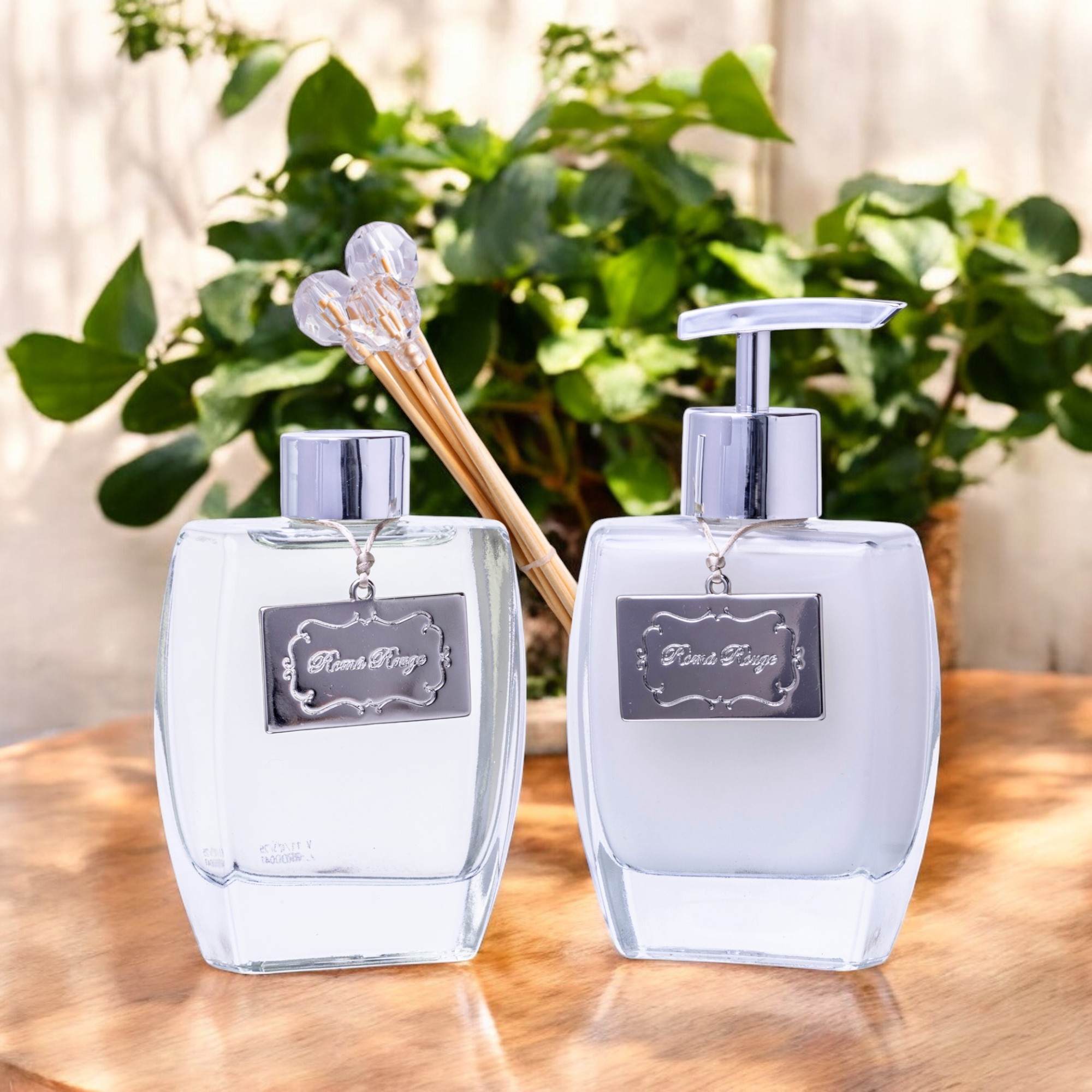 KIT AROMATIZADOR DE AMBIENTE E SABONETEIRA ROMÃ ROUGE